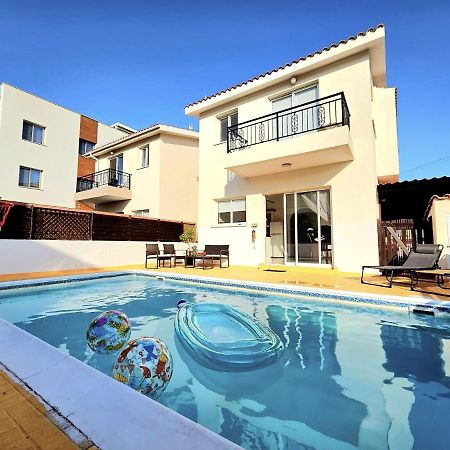 Spacious Villa With Private Pool Paphos Exterior photo