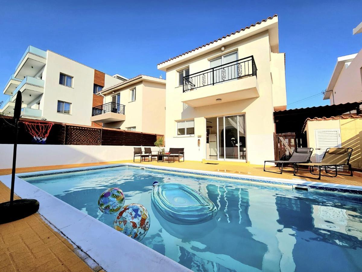 Spacious Villa With Private Pool Paphos Exterior photo